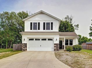 7215 W Mustang Dr, Ellettsville, IN 47429