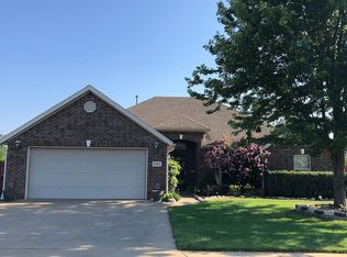2202 SW Juniper Ave, Bentonville, AR 72713