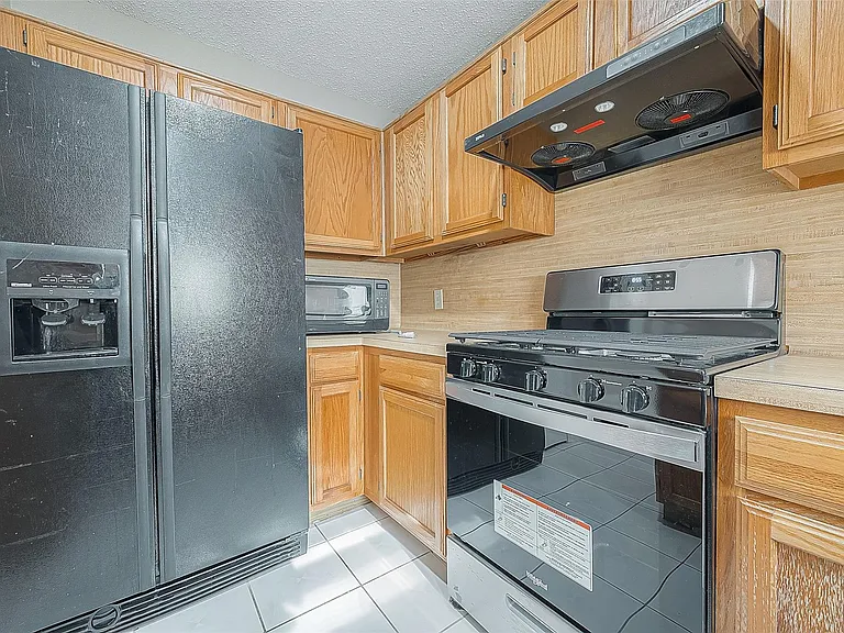 3231 E Heatherock Cir — Photo 15