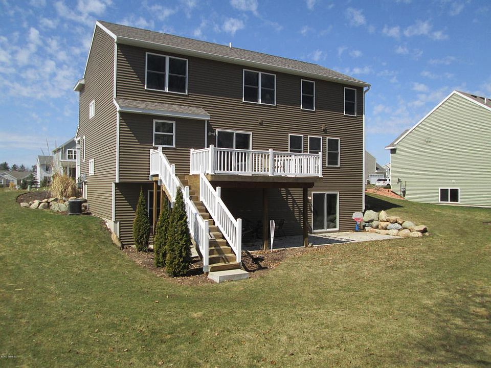 2nd image of 5728 Saddle Horn Dr NE