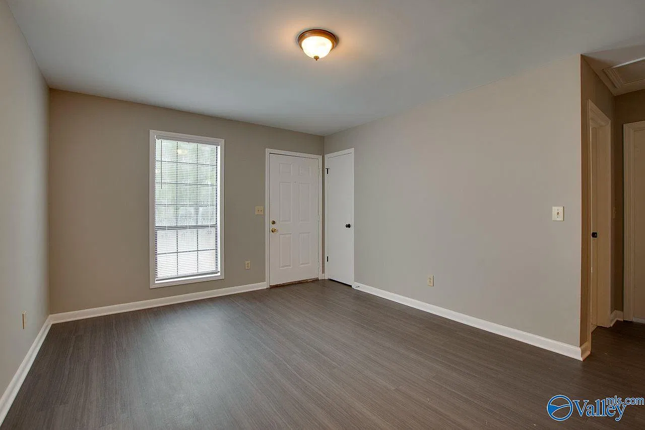 2 bed, 1.0 bath, 633 sqft, $1,150 — Photo 4