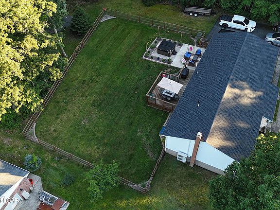 5th image of 825 Jesse Rd