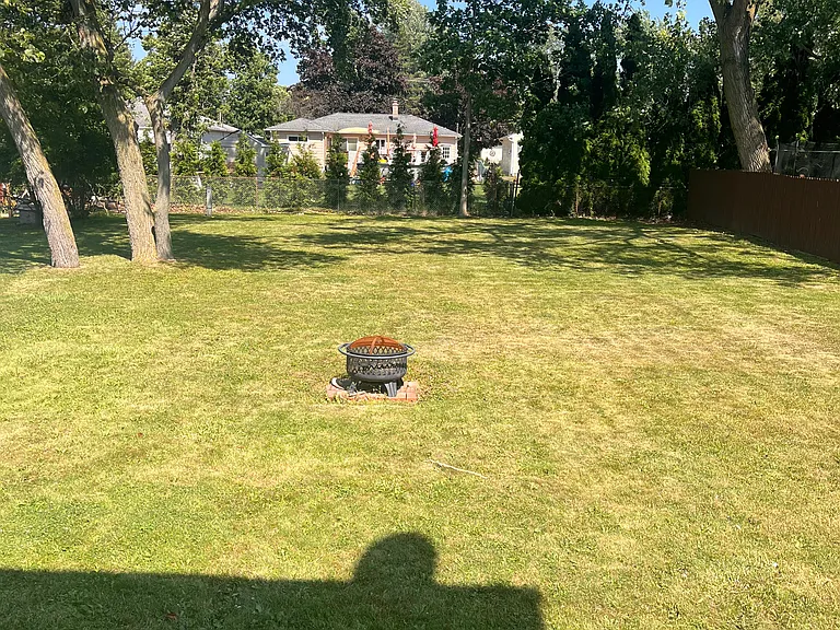 241 Robert Dr — Photo 7