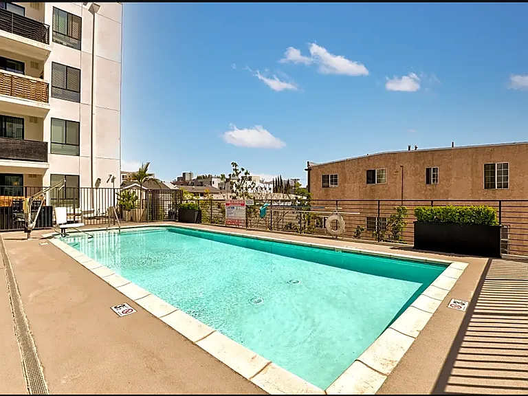 5500 N Klump Ave — Photo 16