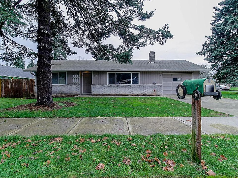 1st image of 1420 NE 142nd Ave #1
