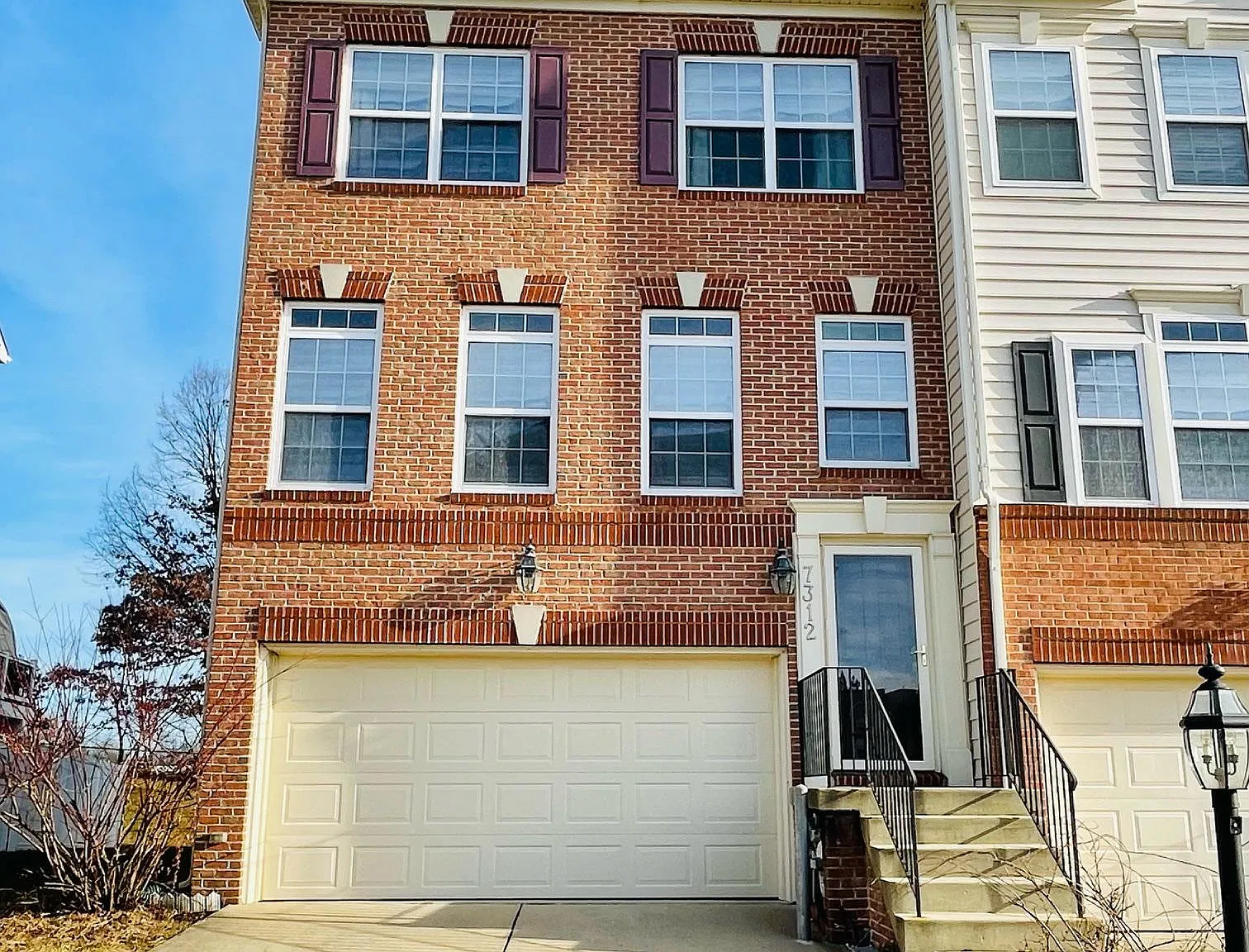 3 bed, 2832 sqft, $3,300 — Photo 1