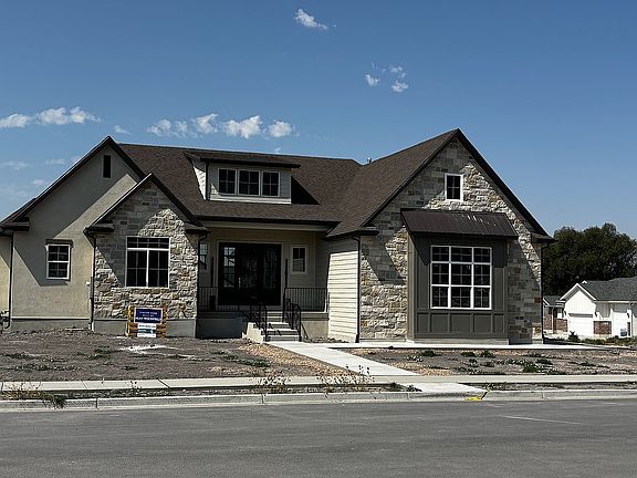 2nd image of 3230 N Douglas Dr