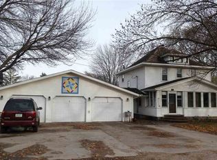 120 S 2nd St, Wallingford, IA 51365