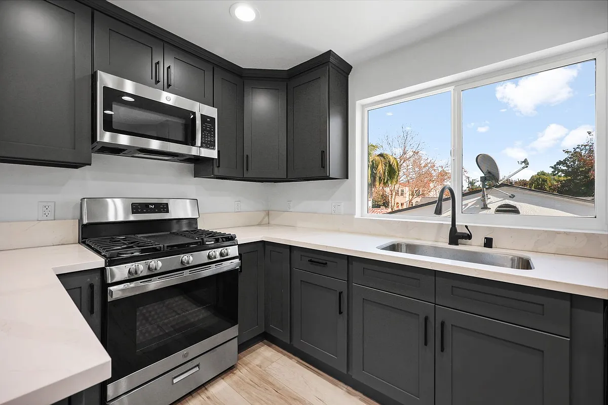 Building Photo - 407 N Harper Ave #407B