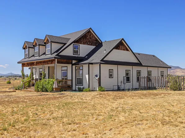 8705 Faircliff Ln, Klamath Falls, OR 97603