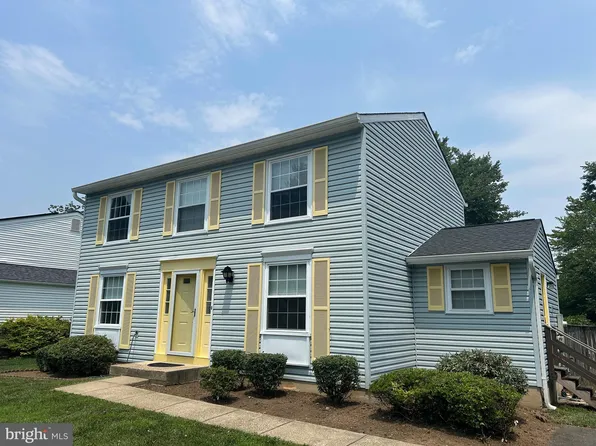 8406 Woodford Ct, Vienna, VA 22182