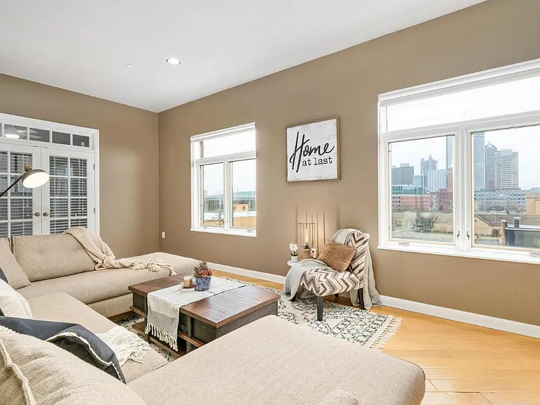 34 W Poplar Ave #402 — Photo 12