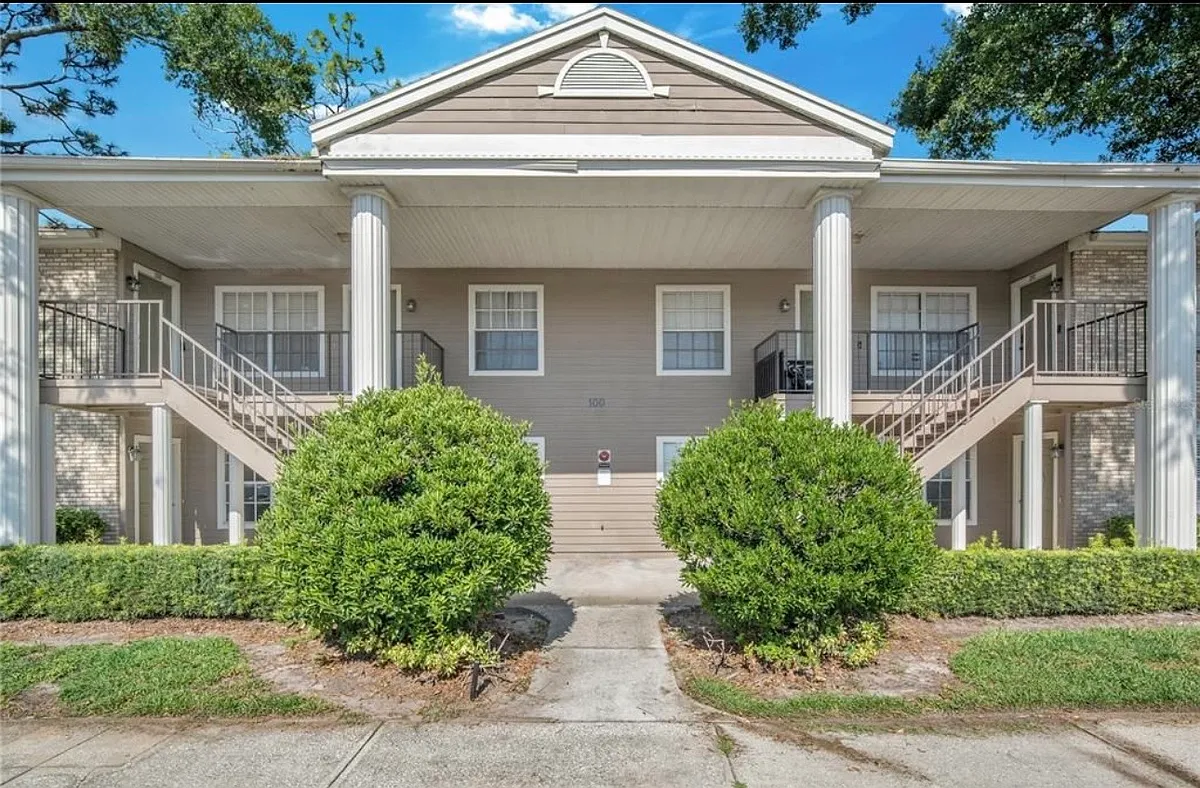 Front of the building - 100 Reserve Cir #104