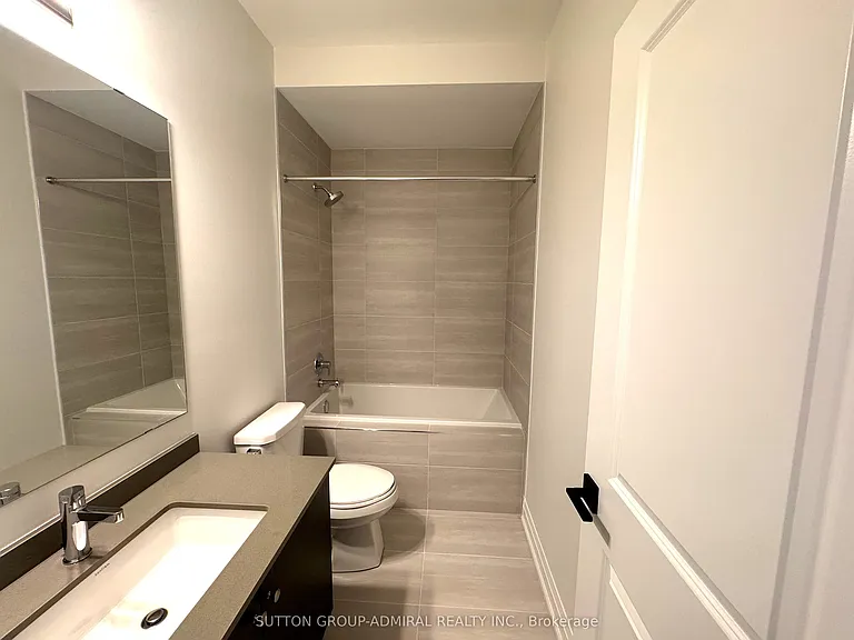 16 Donnacona Dr — Photo 23