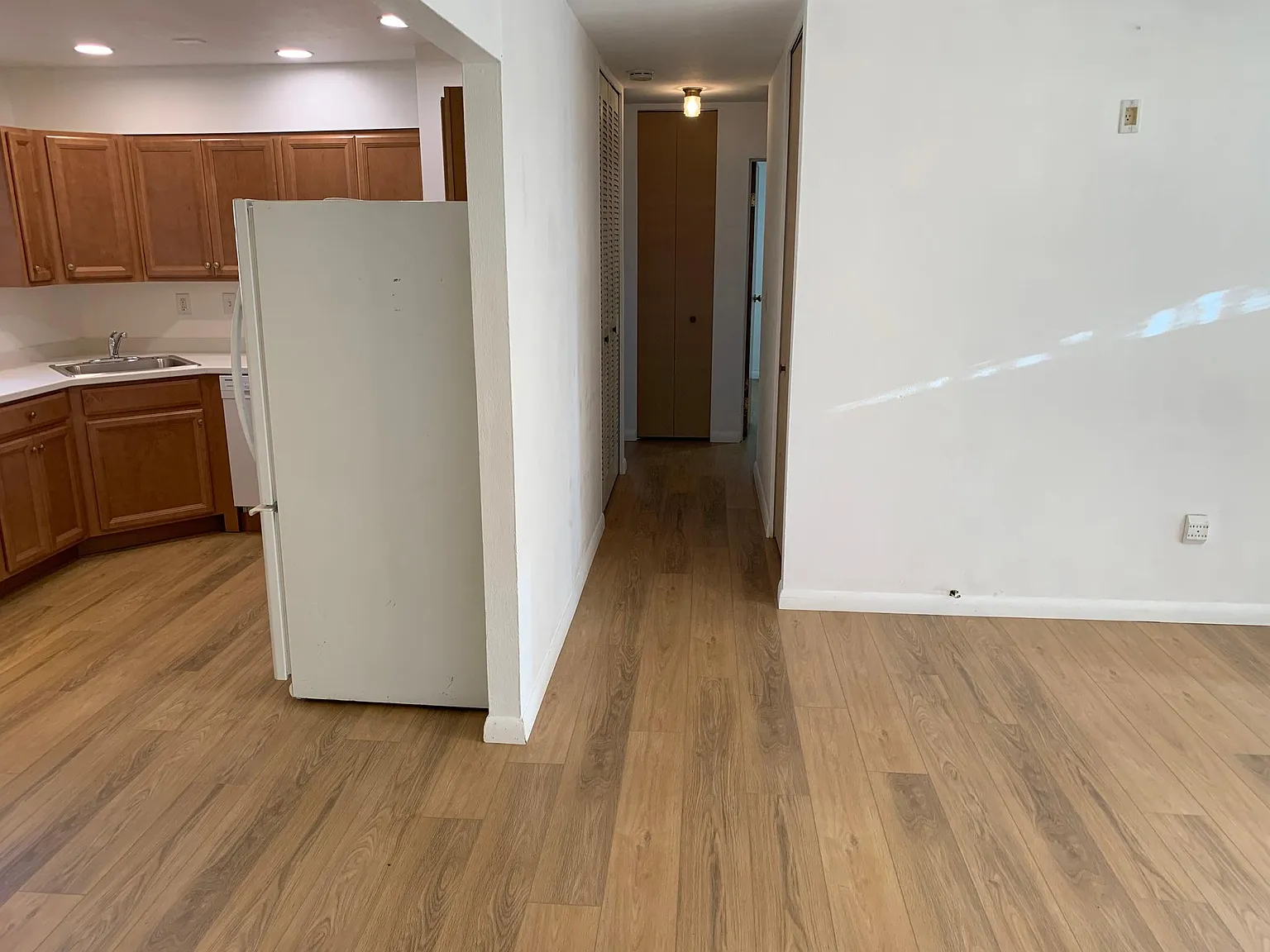 3 bed, 925 sqft, $1,745 — Photo 4