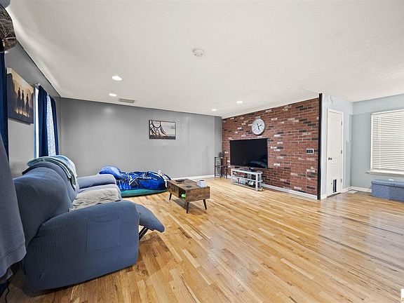 4th image of 70 Goodnight Terrace Rd