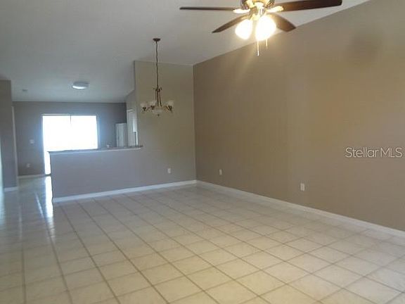 3rd image of 25 Buttonwood Ln Side A