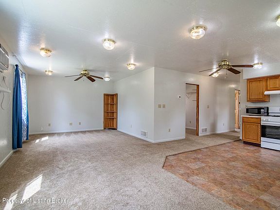 2nd image of 916 1st Ave E