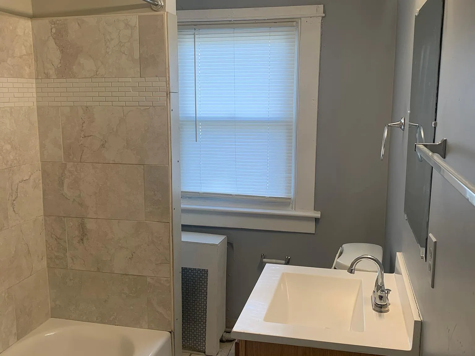 4 bed, 1200 sqft, $675 — Photo 4