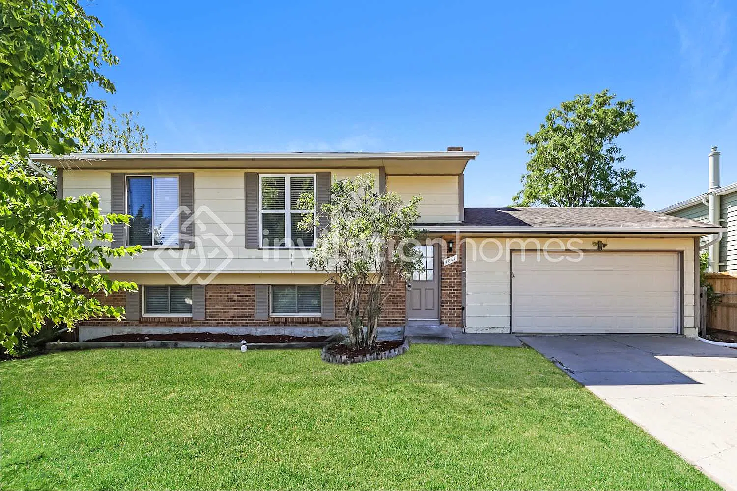 1849 S Salida Cir Aurora, CO 80017 — Photo 1