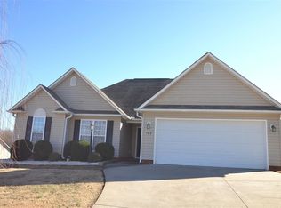 762 Running Creek Ln, Boiling Springs, SC 29316