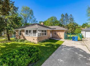 1022 Ridge Rd, Highland Park, IL 60035