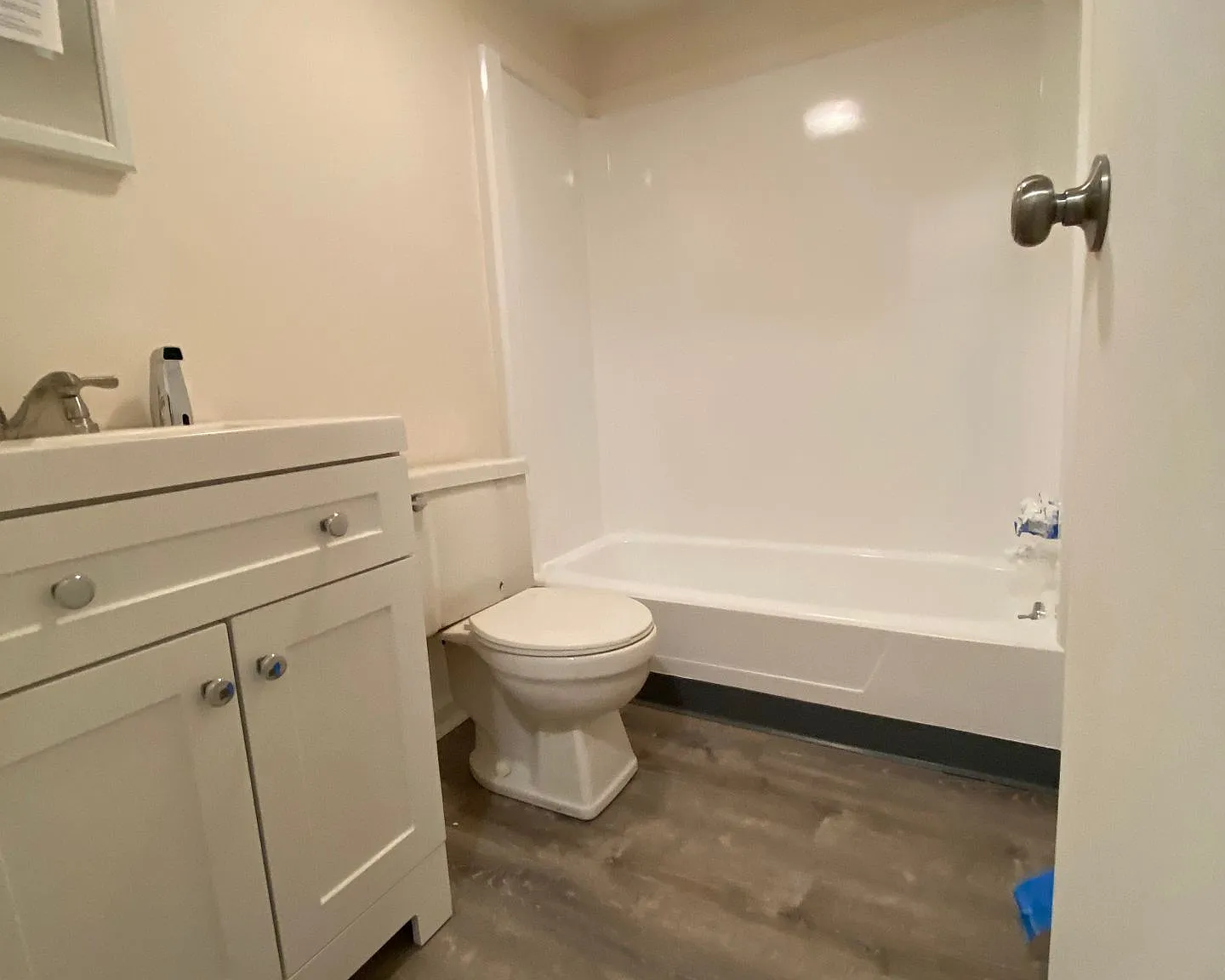 2224 Sarah Street — Photo 3