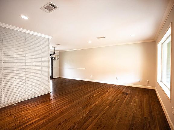 5th image of 9429 Green Terrace Dr