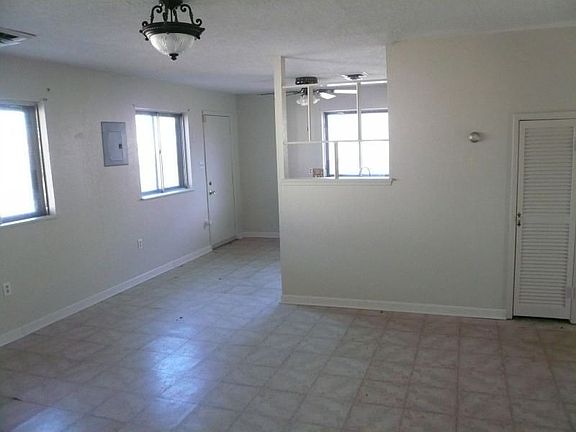 2nd image of 417 NW Glendale Dr