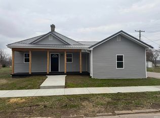 825 S Illinois St, Bicknell, IN 47512