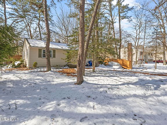 3rd image of 5237 Pleasant Mills Road