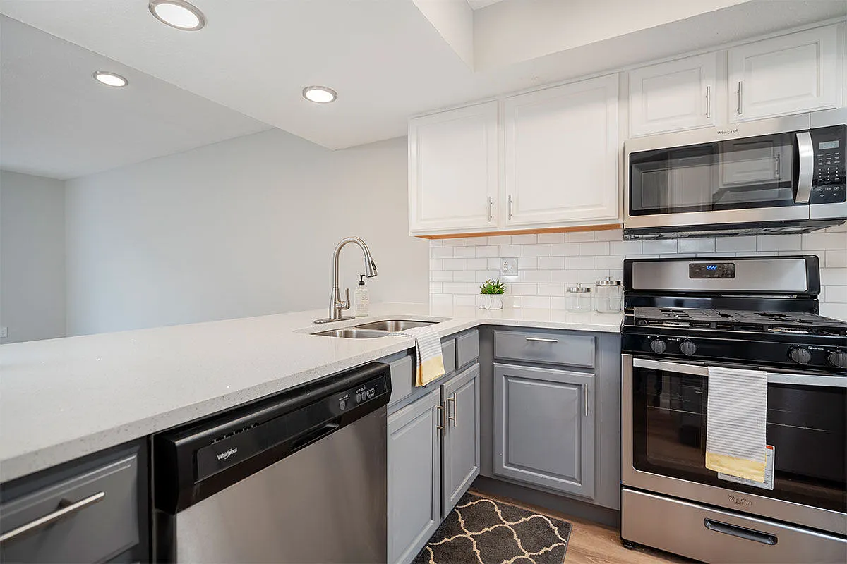 Mason Row Townhomes — Photo 3