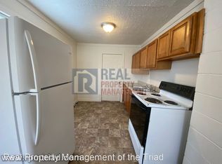 17 Hunter St, Thomasville, NC 27360