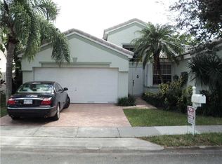 1051 SW 101st Ter, Pembroke Pines, FL 33025