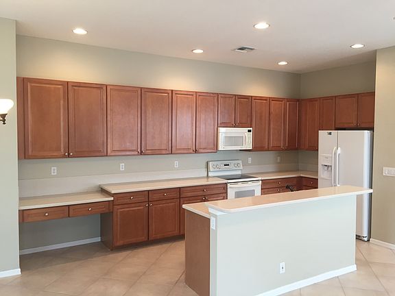 3rd image of 4362 Mariners Cove Dr