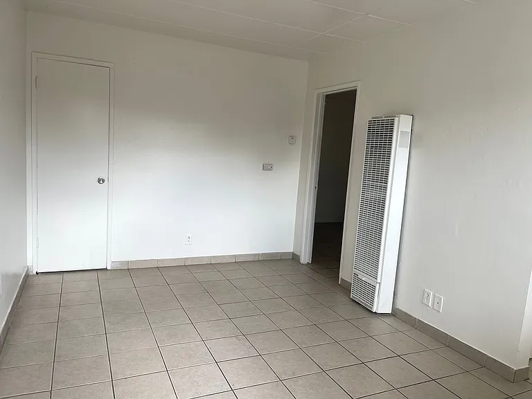 606 Linden Court — Photo 2