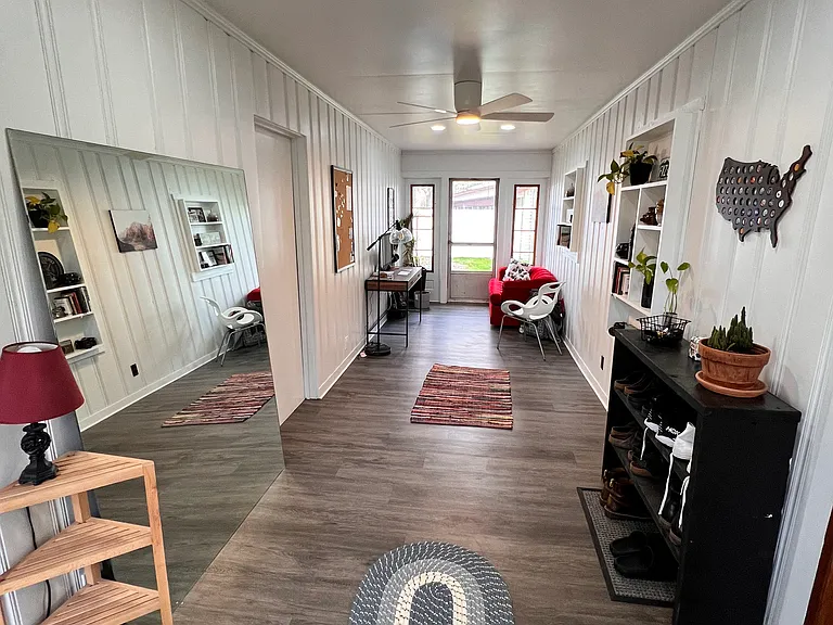 114 Elbar Dr — Photo 3