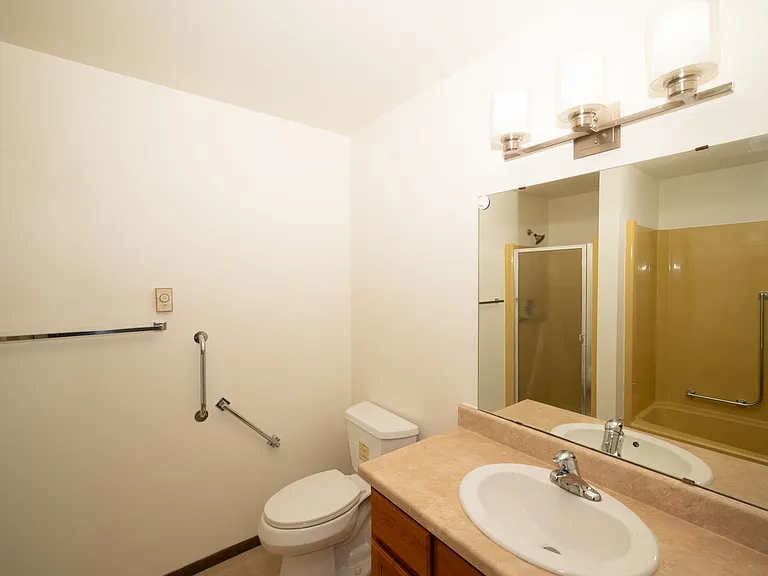 Freedom Ring Apartments — Photo 23