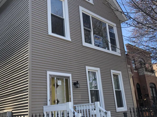 1733 W Newport Ave APT 2F, Chicago, IL 60657