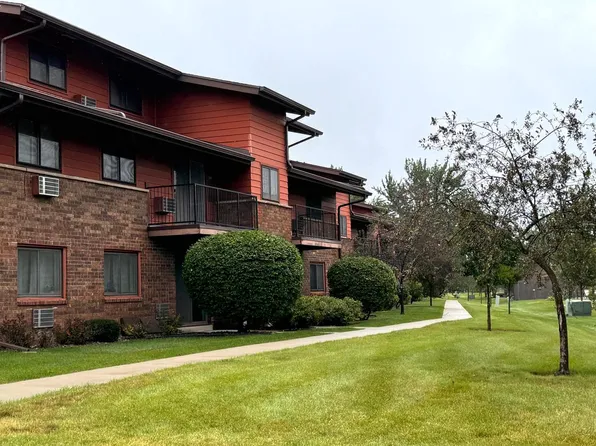 8530 West Waterford AVENUE #6, Greenfield, WI 53228