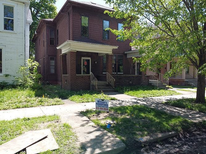 1st image of 632-634 S Center St