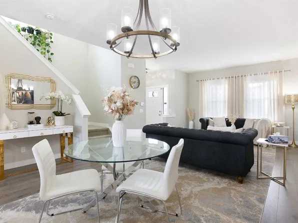 382 S Hillcrest Rd SW, Airdrie, AB T4B 4T9