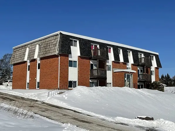 100 Inverness Pl #1, Saint John, NB E2J 3Z8