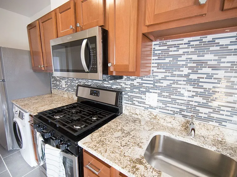 431 Brandywine St SE — Photo 1