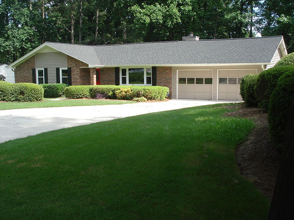 1st image of 1330 Hayes Dr SE