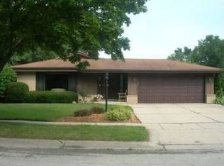 5929 Sugarbush Ln, Greendale, WI 53129