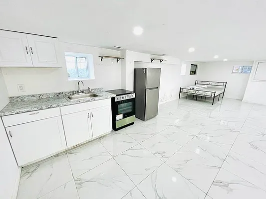 Rented by GROOME REALTY LLC | media 6