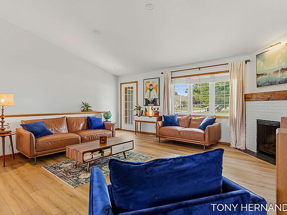 5th image of 6099 Sheldon Oak Dr