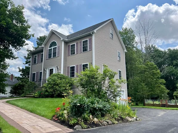 16 McKinley Ave, Methuen, MA 01844