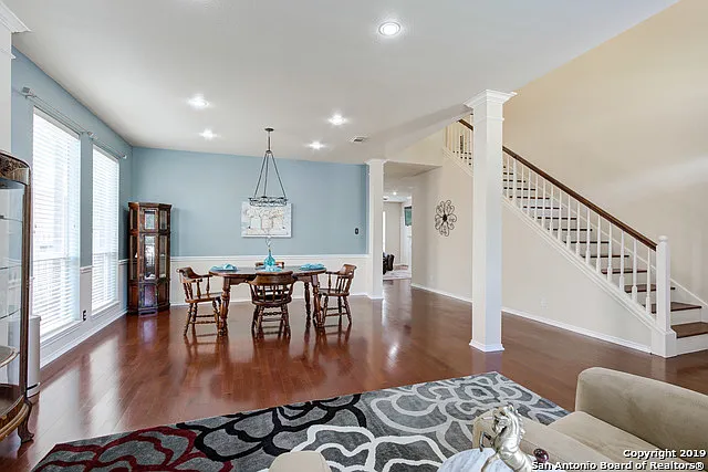 1321 Holmes Ln — Photo 5